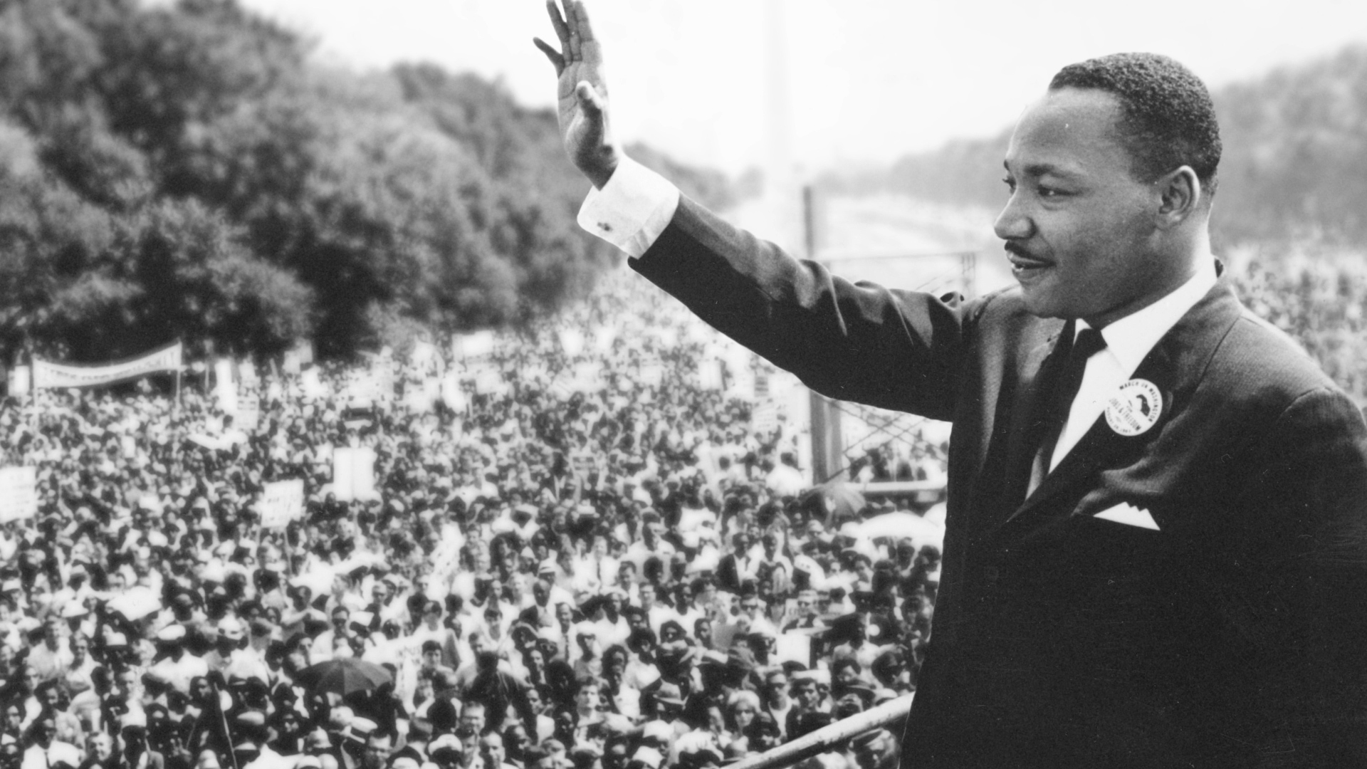 MLK addresses crowds at the Lincoln Memorial (credit: Agence France Presses,
Getty Images)